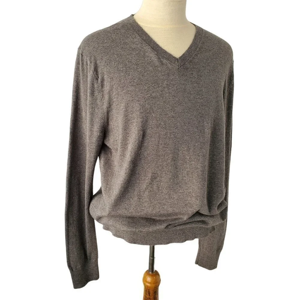 Banana Republic Luxe V-Neck Sweater Men’s L Gray Lightweight Fine-Knit Pullover